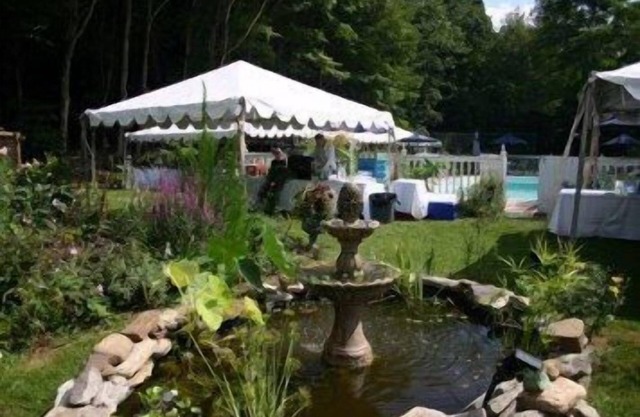 House of 1833 Bed & Breakfast & Gardens