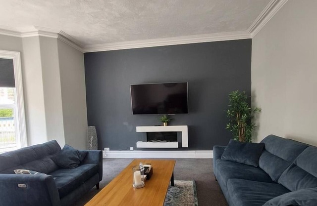House - Sleeps upto 20 people