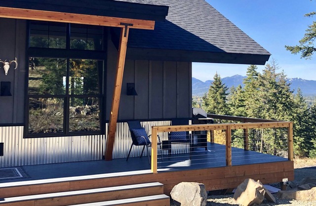 House with a View, Hot Tub, Great for Kids and Outdoor Activities