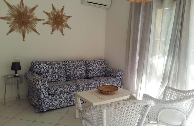 House with garden 300 mt from the beautiful sea