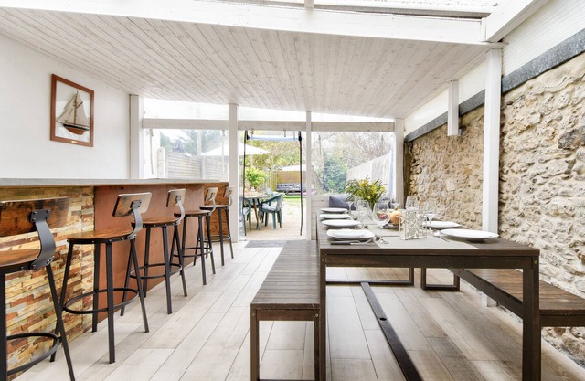 House with garden for 8, 550m from the beach