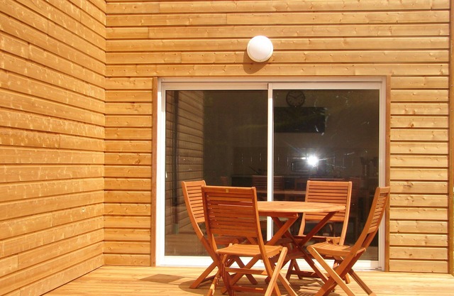House with heated pool 3 km from the beach