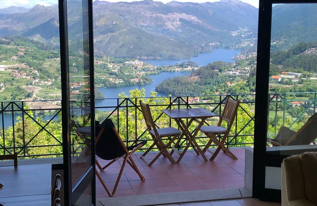 House with private pool and fantastic views of Gerês