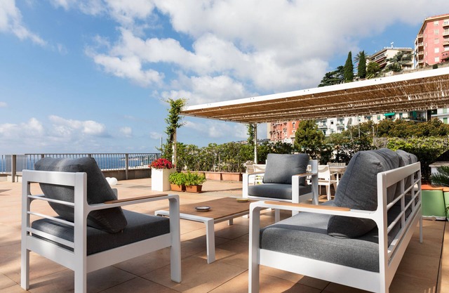 House with terrace in the heart of Naples: view of Vesuvius, Capri and Posillipo