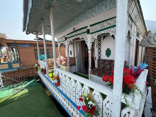 Houseboat Lakeview Retreat