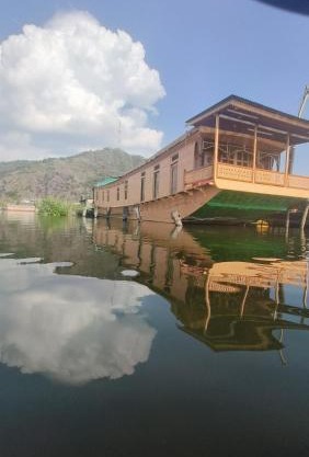 Houseboat Pride of India