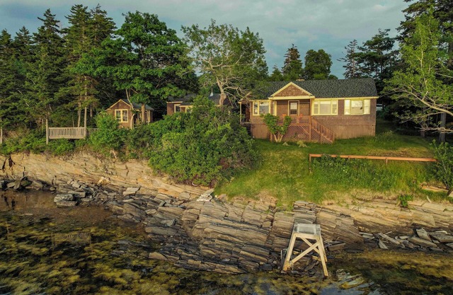 Howard Family Cottage with Casco Bay Sunset Views!