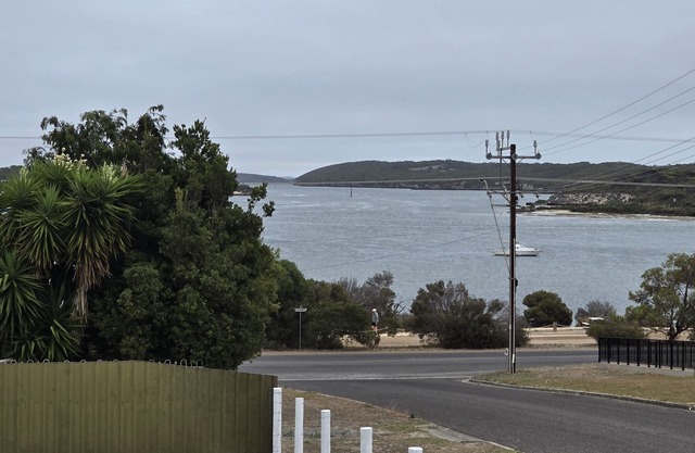 "HOWSTHASERENITEE" Coffin Bay. House with bay views