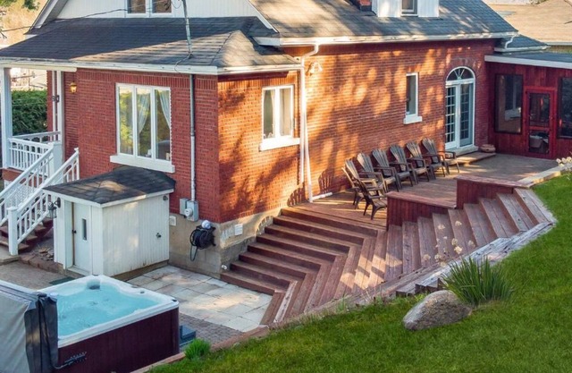 Huberdeau Heritage, Beach, Golf, Kayak, BBQ, SPA, Games Room, Near Mt Tremblant