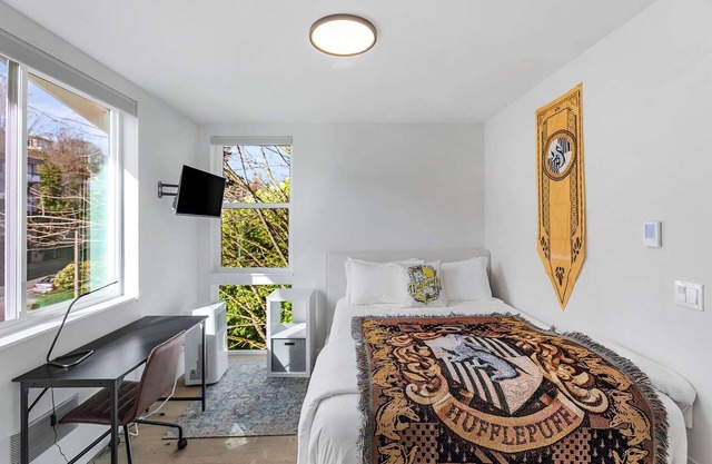 Hufflepuff, Scamander's Fantastic Sweet Suite