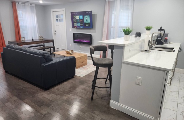 Huge 5BR in Best Location ~ 25 Min to NYC
