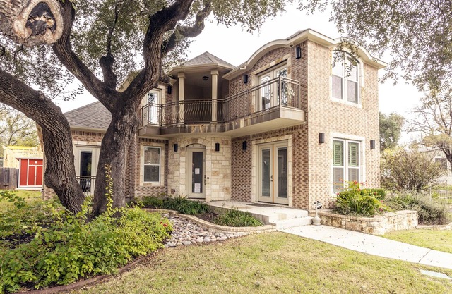 Huge Home in Downtown ATX/Large Groups Welcome/Walk Everywhere!