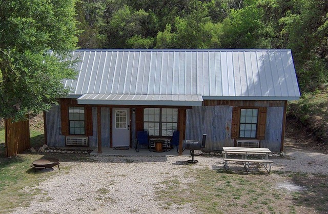 Hunter's Ridge Cabins - 4