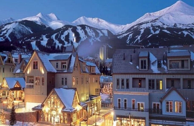 Hyatt Main Street Luxury 2BR Full Resort Access!