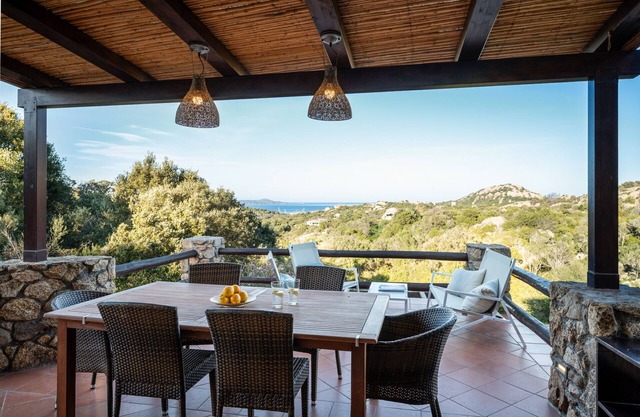 I Lecci 1 - seaview and nature in Porto Rotondo