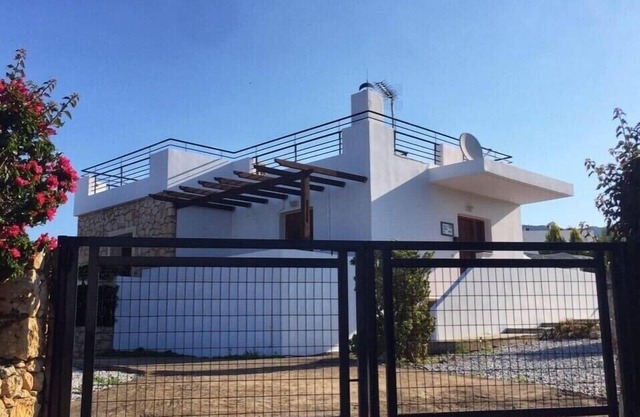 Ideal Holiday Retreat Offering Sea And Mountain Views