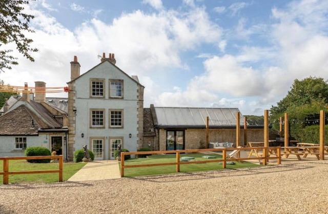 Idyllic Rural Retreat With Indoor Pool and Hot Tub