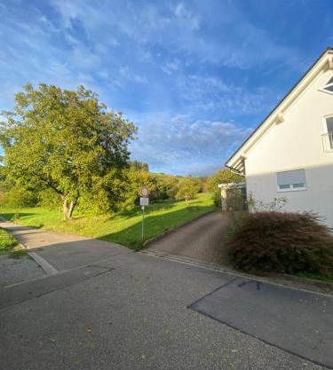 Idyllisches Haus im Grünen