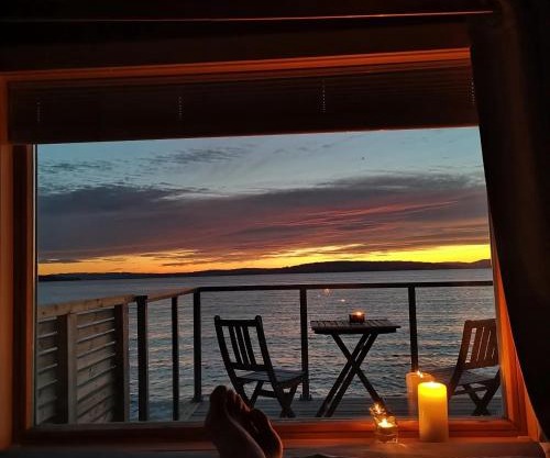 Idylliske Evjua ved Mjøsa
