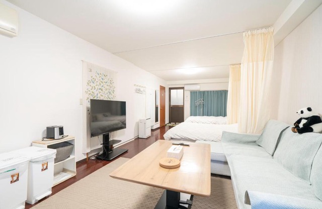 Ikebukuro East Exit Queen Bed Room, 2F