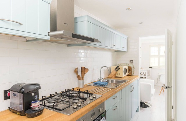 Immaculate 1-bedroom cottage two minutes' walk from beautiful Wells quayside.