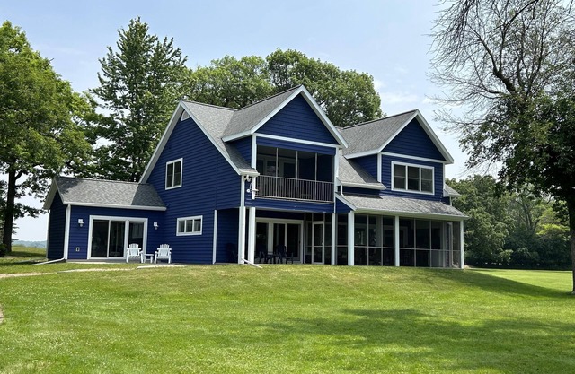 Immaculate, Spacious Gem close to town