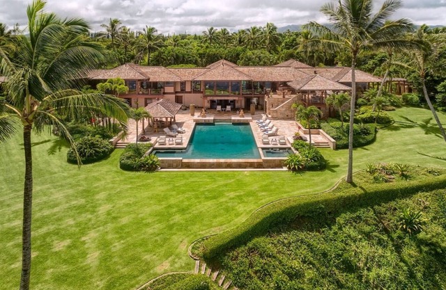 Impeccable estate on 15 acres with private pool, jacuzzi, private beach, gym and much more!