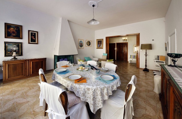 IN FORMIA GAETA GULF- NEAR TRAIN STATION- WIFI AIR COND. LASTMINUTE AUGUST