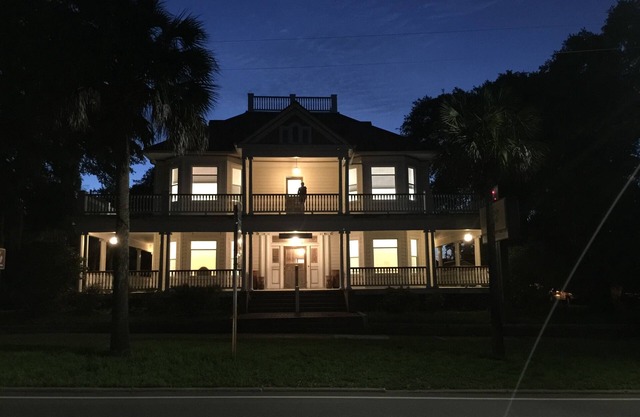 In the Heart of Apalachicola~Walk Everywhere!~Gypsy Gem~Majestic Jewel Inn