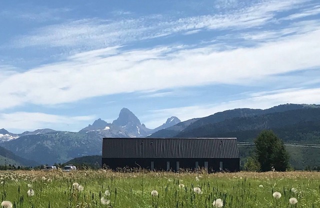 Incredible views for winter fun - easy access to Grand Targhee & Jackson Hole!