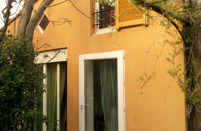 Independent studio-T1 on the ground floor