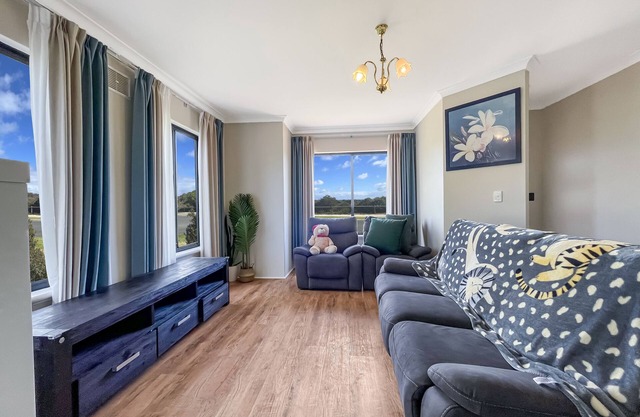 Indian Ocean View with Three King Bedrooms
