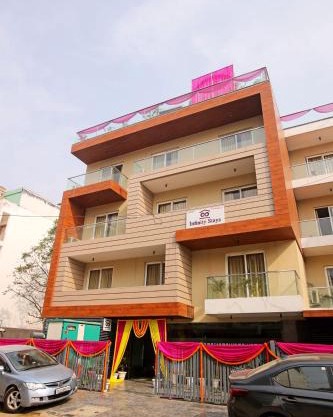 Infinity Stays Hotel Near Medanta Hospital
