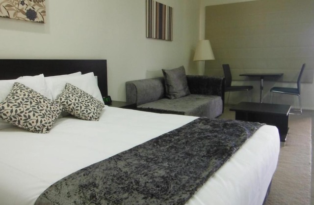 Injune Motor Inn