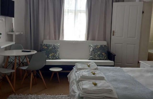 Innes Road Durban Accommodation Private Double Room with Private Bathroom