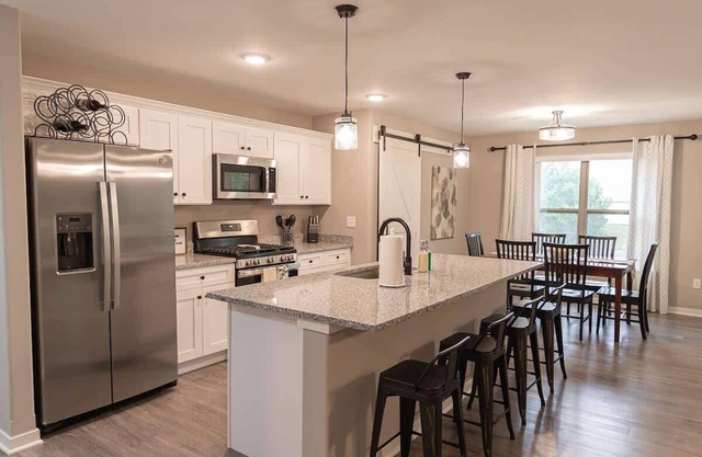 Inviting 2 Bedroom condowith Office and King Master Suite in Loves Park!