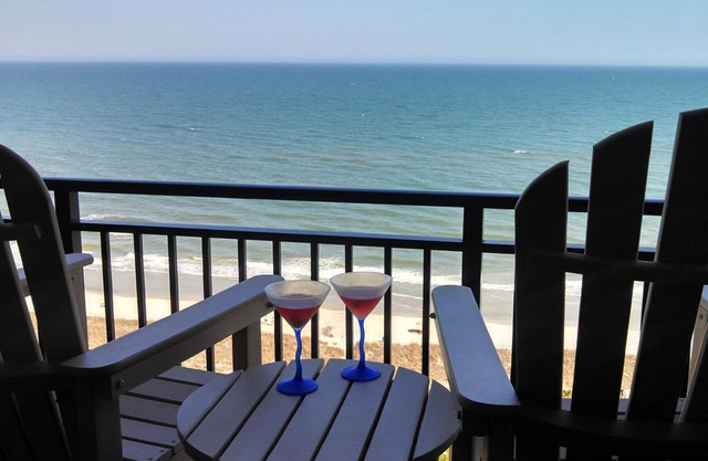 Inviting, clean OF getaway. Stunning views! Peaceful vibes! Perfect escape!