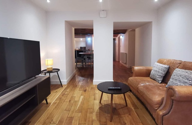 Inviting No.2 - The Vault