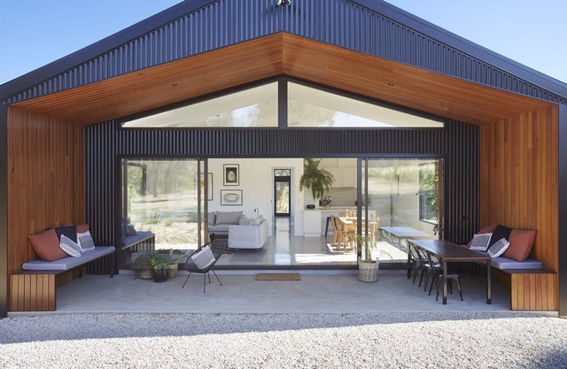 Ironbark Maldon, with outdoor spa and forest views