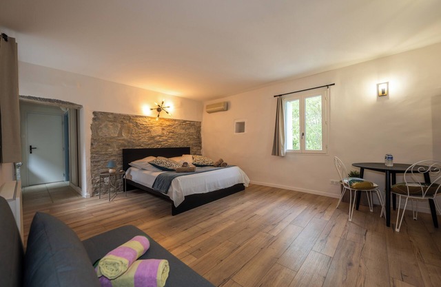 Isaure - Chambre Double Avec Salle de Bains Privative