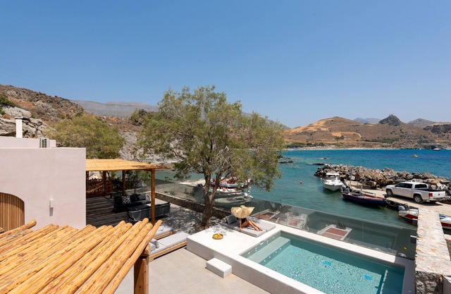 Isla Beach House, a Timeless Retreat