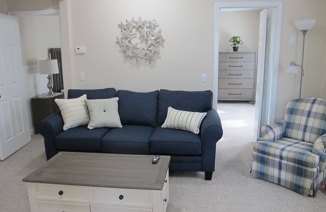 Island Apartment in the Heart of Jamestown
