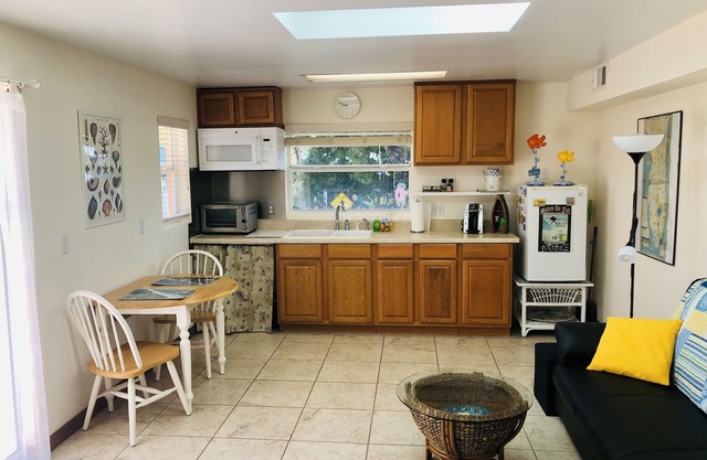 Island Beach Cottage! 150 Steps To The Beach!