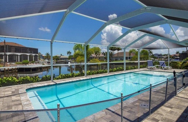 Island Charmer.3 Bedroom Waterfront Vacation Home.Pet
