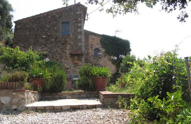 Isolated house with pool, 55 km from Barcelona.