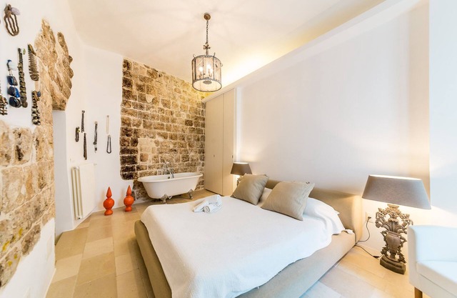 Itaca - unique town house in the old town with jacuzzi on the terrace