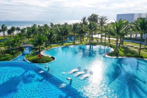 J Home The Arena Cam Ranh