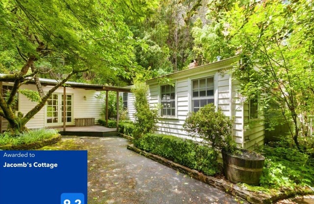 Jacomb's Cottage and Studio. Enjoy the Tranquillity. Walk to Town