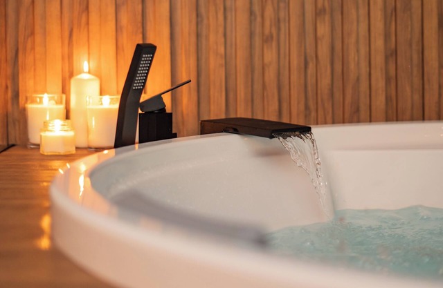 Jacuzzi Suite with Sea View near Amalfi Coast & Naples