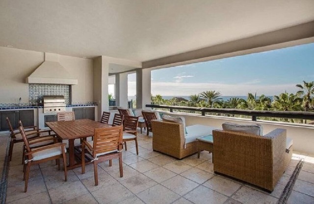 Jacuzzi Villa w/Free WiFi, Ocean Views, Spa Services & Tennis Courts